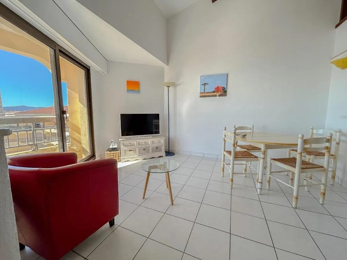 Apartment Appartement Vue Mer Et Front De Mer Avec Terrasse Frejus France
