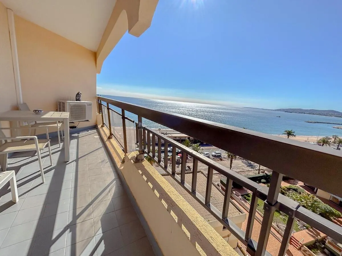 Apartment Appartement Vue Mer Et Front De Mer Avec Terrasse Frejus